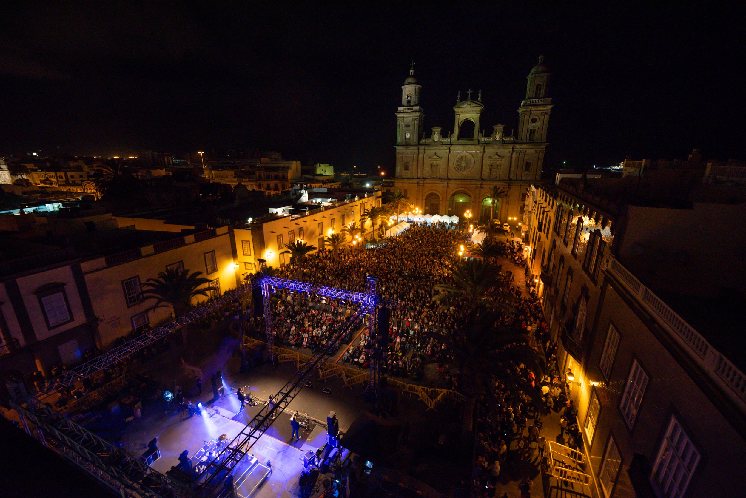 El Cabildo celebra el Día de Canarias en Santa Ana con el grupo Taller Canario, artesanía y productos de la tierra