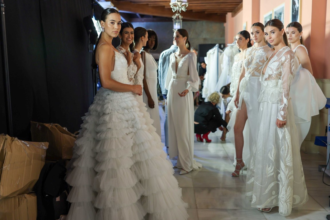 Los diseños de inspiración canaria de Hannibal Laguna abren el desfile Bridal Collection Gran Canaria Moda Cálida