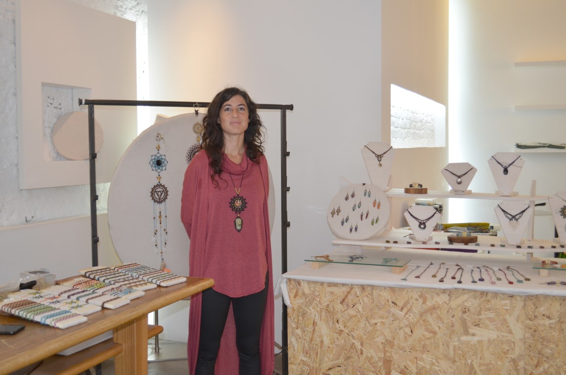 La geometría sagrada de los lugares simbólicos del mundo llega a la Sala de la Fedac de la mano de la joyera María Tolón