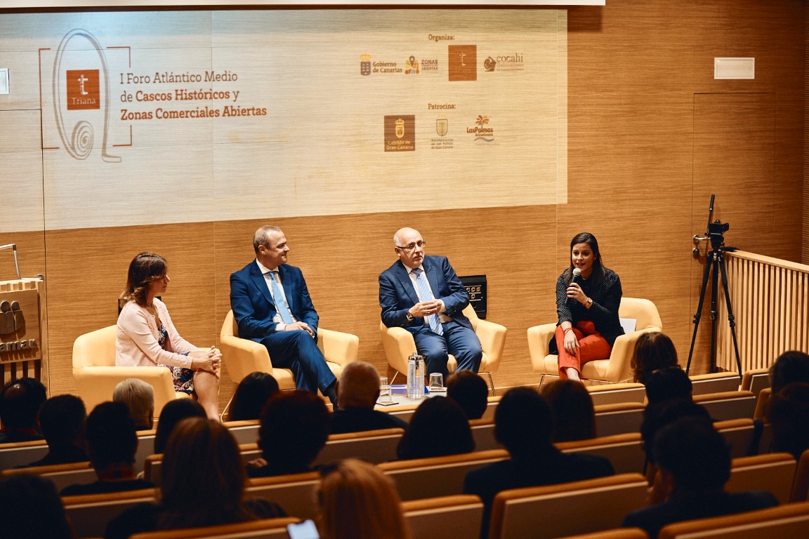 I Foro Atlántico Medio de Cascos Históricos y Zonas Comerciales Abiertas en Triana