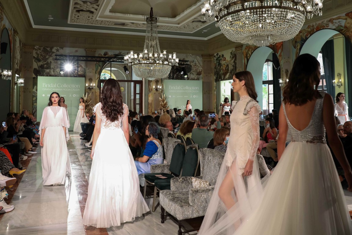  Flores, cisnes y teatro inspiran las colecciones de Oswaldo Machín, Diazar y Lucas Balboa en Bridal Collection Gran Canaria Moda Cálida