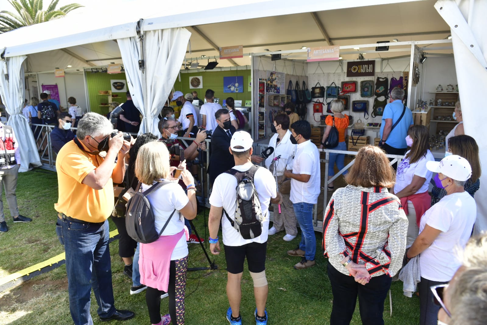 La Semana deLa Feria de Artesanía Primavera Sur abre sus puertas en los jardines del Faro de Maspalomas con la participación de 64 artesanos