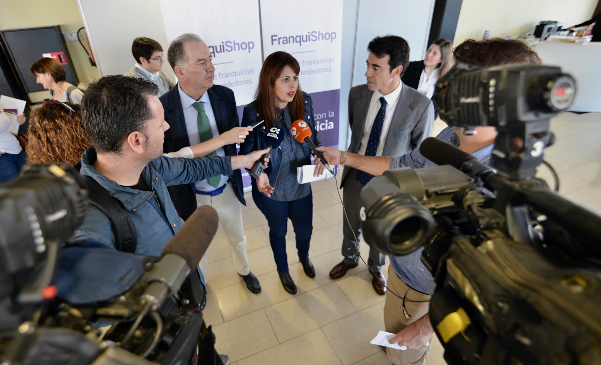 Dos centenares de empresarios y futuros emprendedores y estudiantes copan la Feria de Franquicias Franquishop