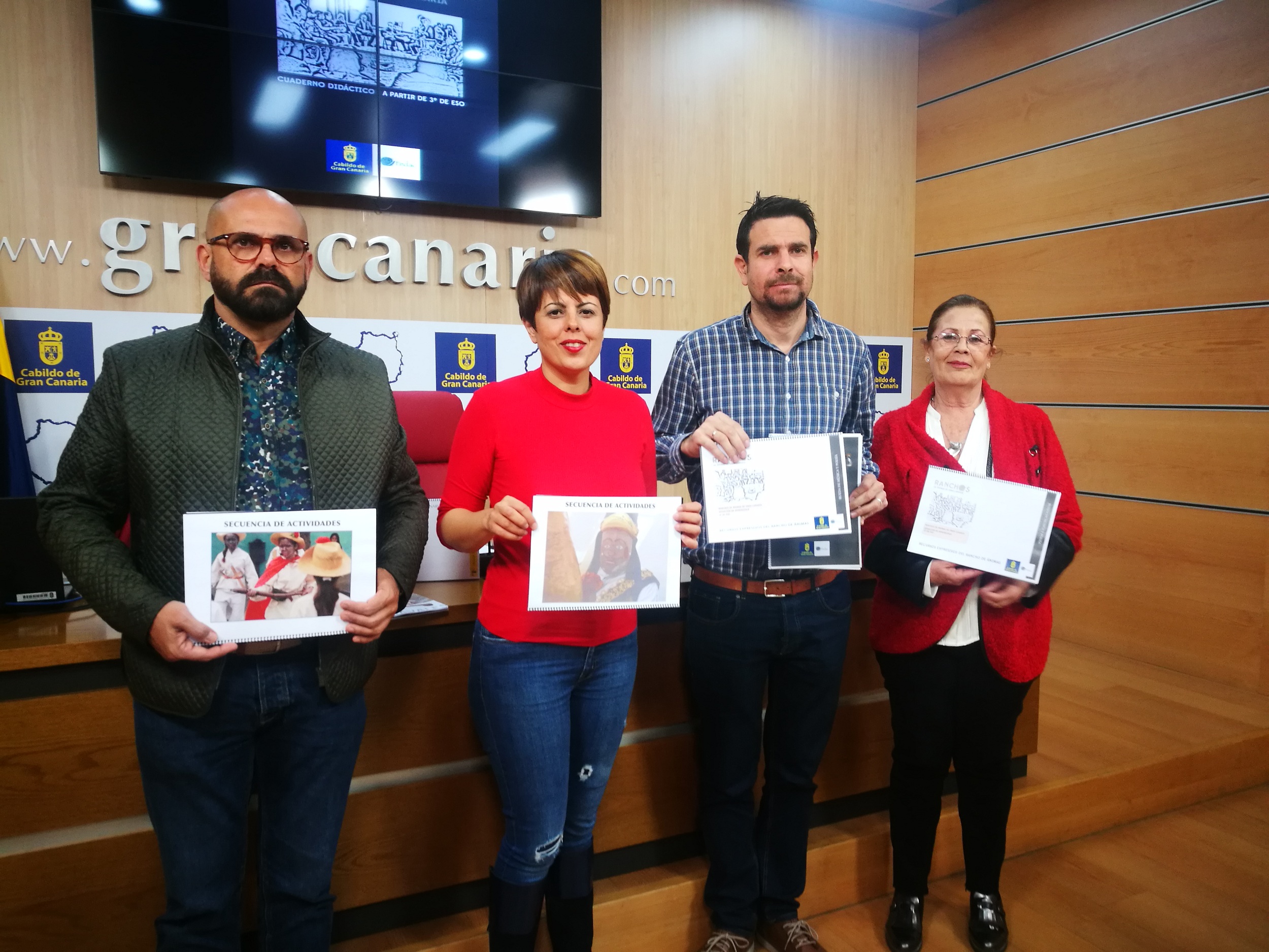 El Cabildo propone a los escolares celebrar el carnaval tradicional y representar una rueda de rancho de ánimas para preservar la cultura