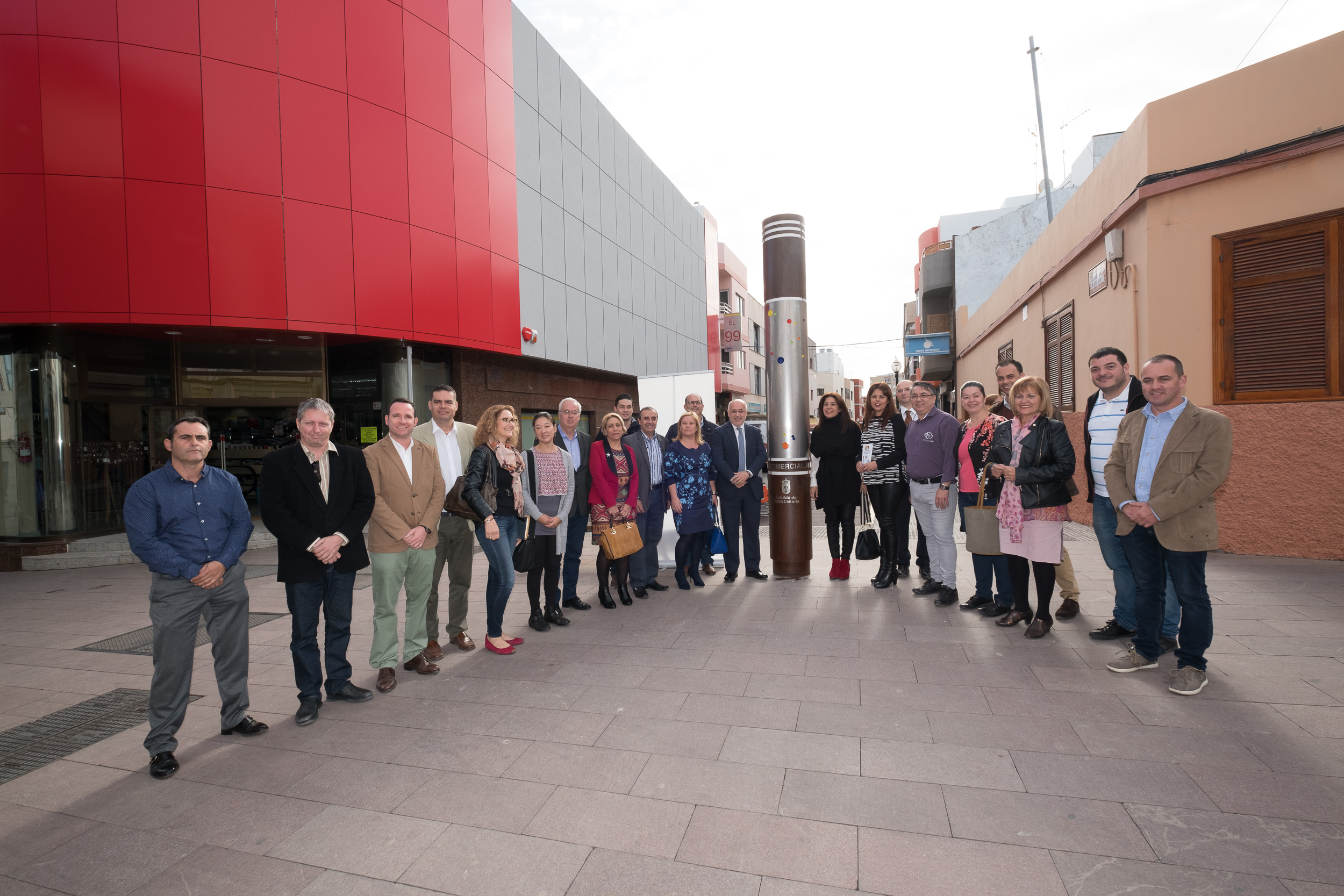 El Cabildo grancanario instala en Telde el primer tótem tecnológico de Canarias, un escaparate digital al servicio del comercio